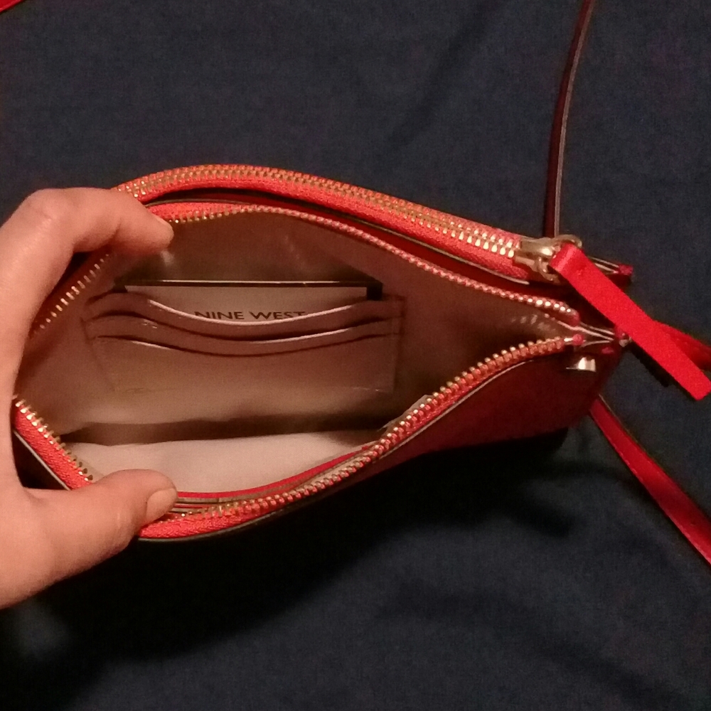NWOT Red Nine West bag - Picture 6 of 8